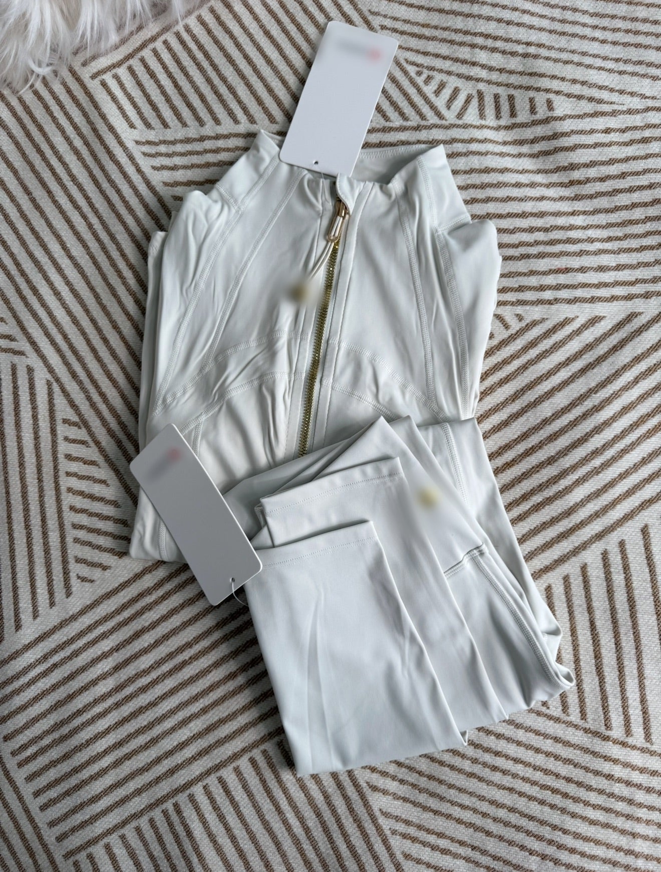 White Lulu set